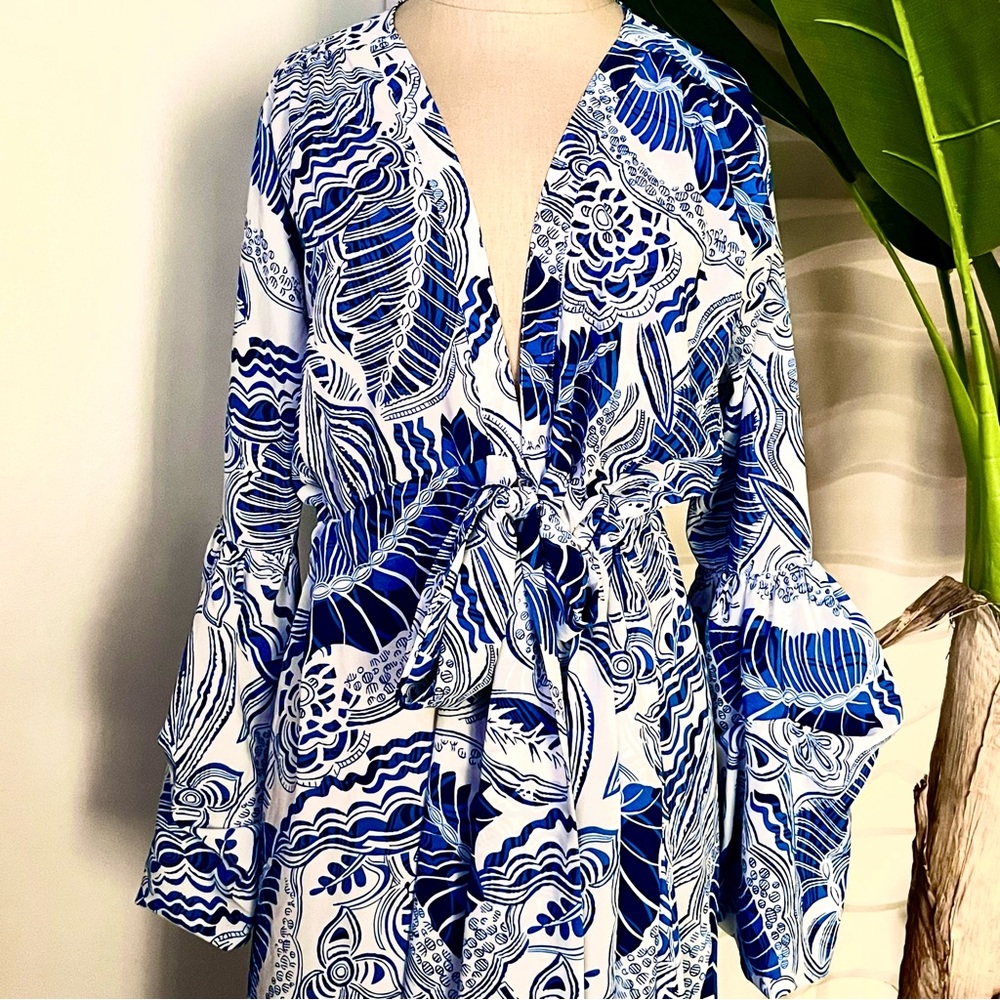Blue and white maxi dress. MEDIUM